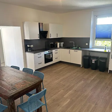 Naehe Alzey Mit Balkon Und 4 Schlafzimmer Fuer 9 Personen