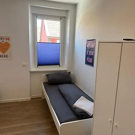 Naehe Alzey Mit Balkon Und 4 Schlafzimmer Fuer 9 Personen شقة *