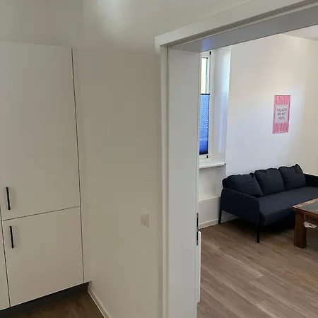 Naehe Alzey Mit Balkon Und 4 Schlafzimmer Fuer 9 Personen شقة