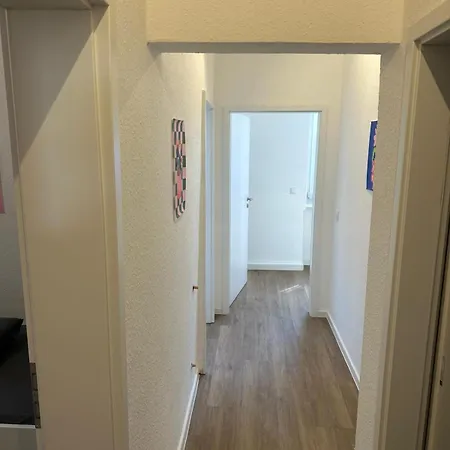 Naehe Alzey Mit Balkon Und 4 Schlafzimmer Fuer 9 Personen דירה *