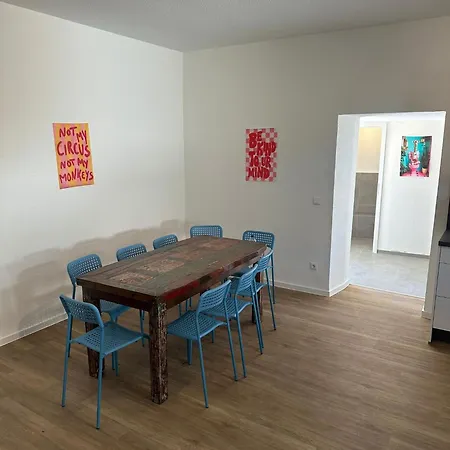 Naehe Alzey Mit Balkon Und 4 Schlafzimmer Fuer 9 Personen